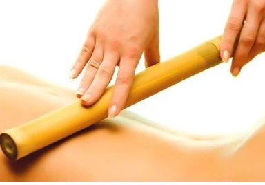 maderoterapia con cañas de bambú